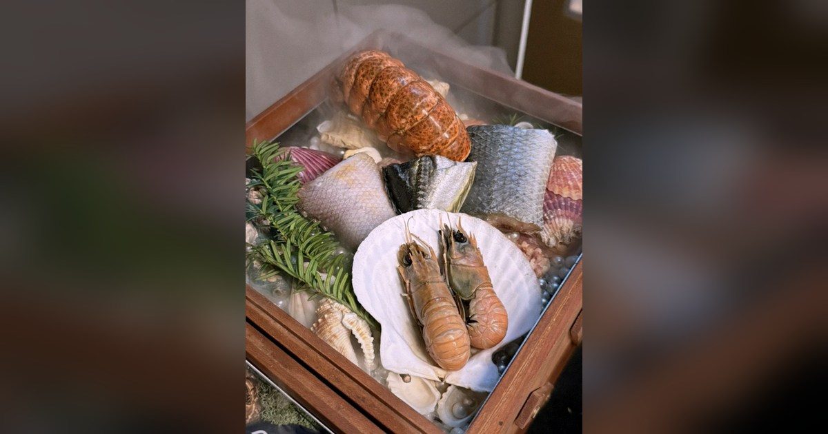 북촌 가족 모임 — 우아라 광화문점 쇼잉
