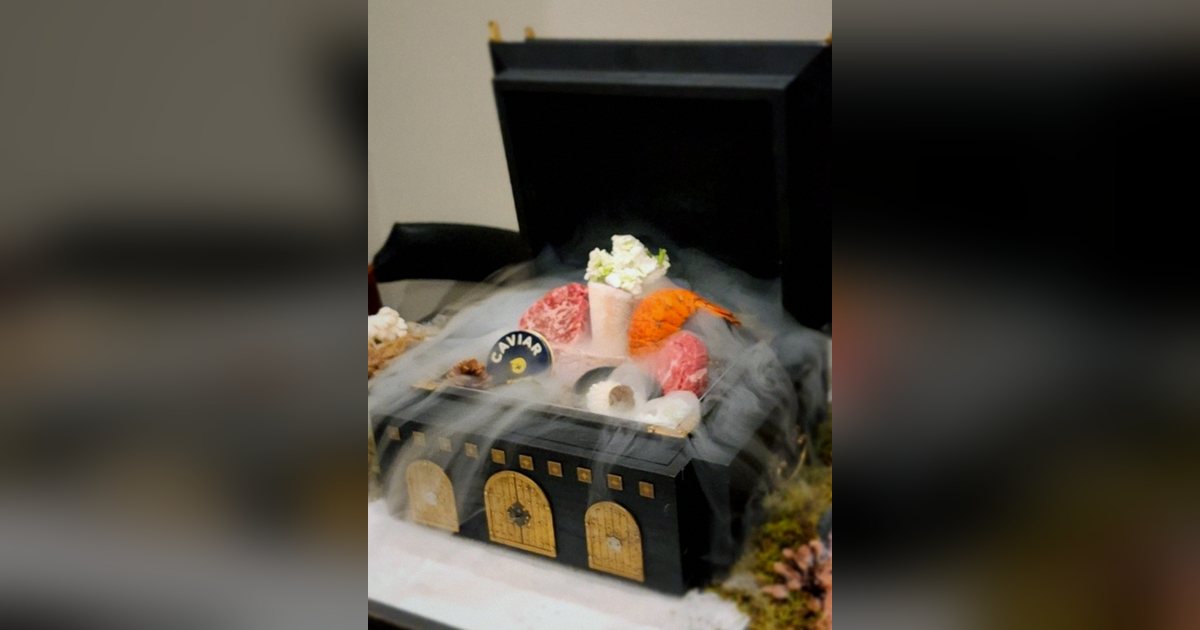 경복궁 칠순·팔순 잔치 — 고우가 광화문점 쇼잉