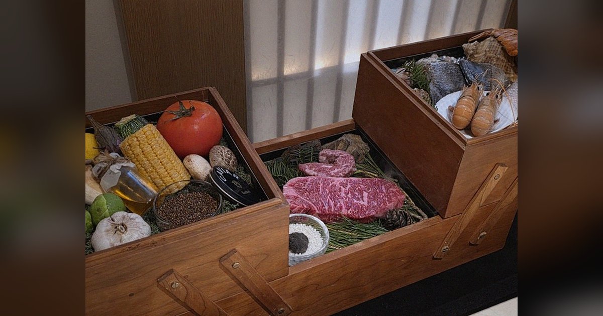 경복궁 칠순·팔순 잔치 — 우아라 광화문점 쇼잉