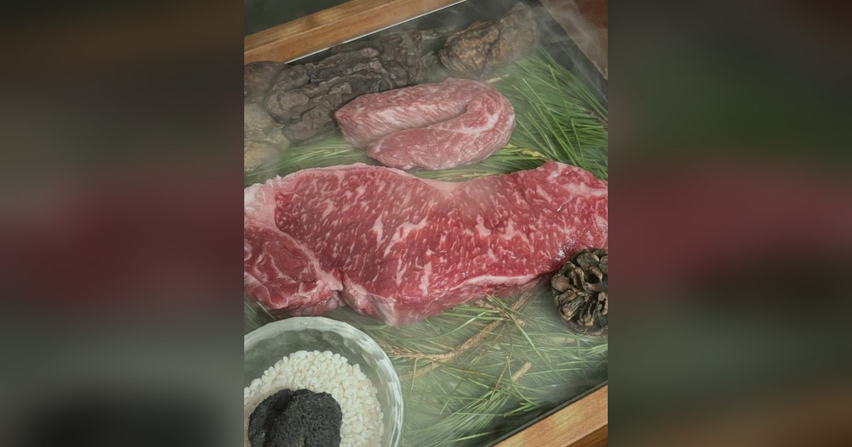 더현대 서울 가족 모임 — 우아라 여의도점 쇼잉